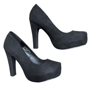 Torrid Black Faux Suede Platform Pumps Size 8WW Extra Wide Width Heels Classic